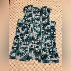 VTG 70s Granny Square Crochet Vest Size S/M  Handmade Boho Hippie BLUE Shades
